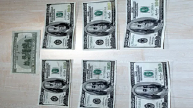 Sahte para zanlısını linçten polis kurtardı