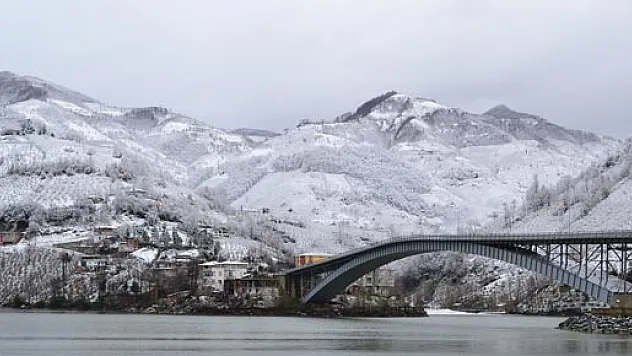 Ayvacık'ta Eğitime Kar Engeli