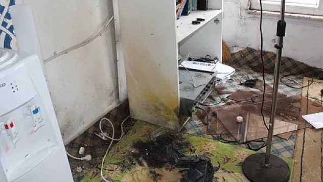 Camiye Yıldırım Düştü  