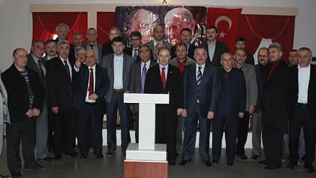 'Mücahit edasında geldiler hepsi birer çirkin müteahhit oldular'