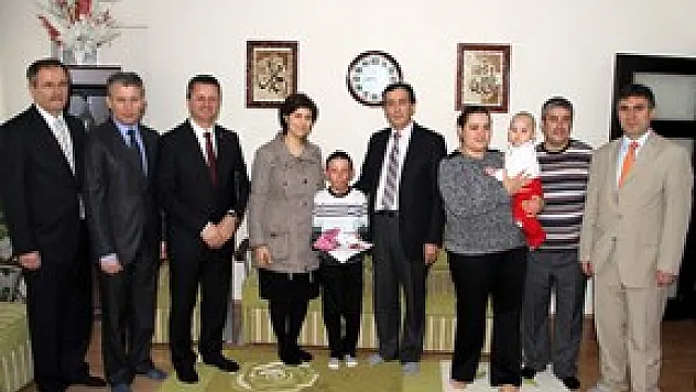 Karneler Ayaklarına Geldi