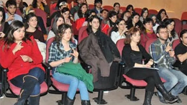 OMÜ'lü Hekim Adayları İşitme Engelli Hastalar İçin İşaret Dili Öğrenecekler