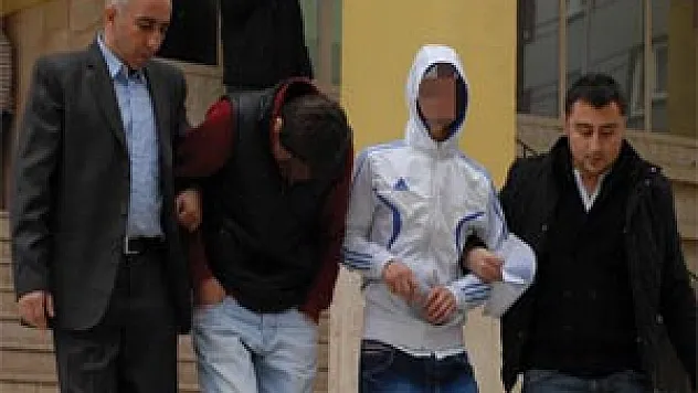 Futbol Sahasının Soyunma Odalarını Soyan 6 Kişi Yakalandı 