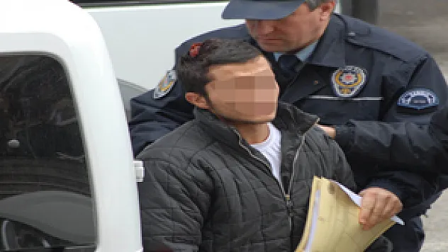 YAN BAKMA TARTIŞMASINDA BIÇAKLANDI