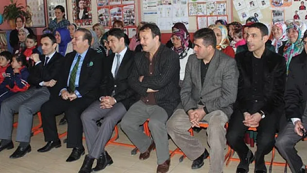 Köylü kadınlar, kadınlar gününü kutladı