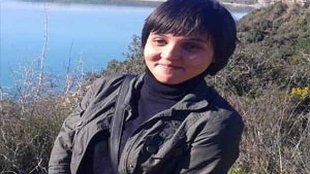 SEVGİLİSİNİN İNTİHAR ETTİĞİ YERDE KAYBOLDU