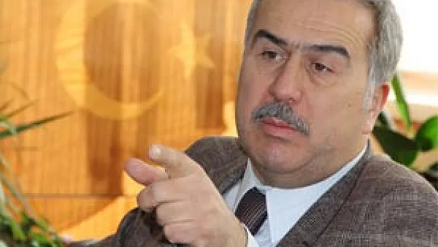 Mehmet Akif, yolumuzu aydınlatıyor
