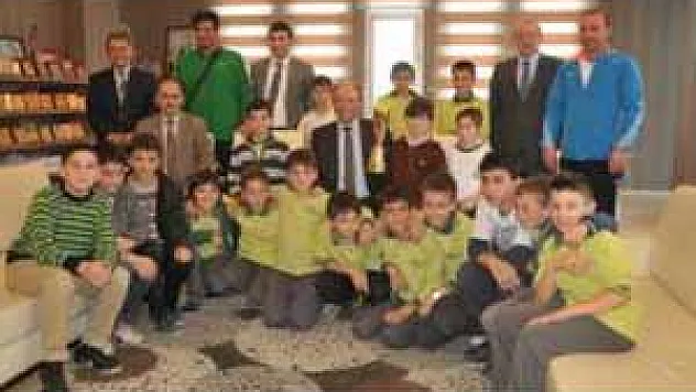 Burma, Şampiyon Futbolcuları Ödüllendirdi