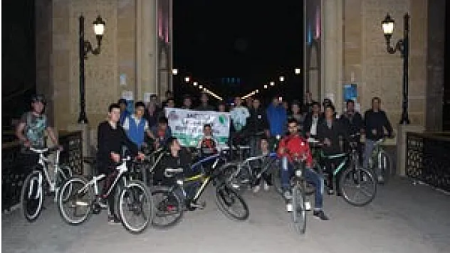 TIP BAYRAMINDA SAĞLIKLI YAŞAM İÇİN PEDAL ÇEVİRDİLER