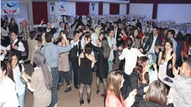 Sınav Dershanesi öğrencileri stres attı