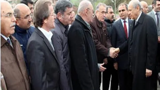 Bahçeli, Samsun'dan Geçti