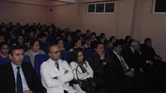 Çarşamba Lisesinde 18 Mart Çanakkale Şehitleri Anma etkinliği