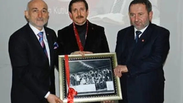 Saadet Partisi'nden 'Yeni Dünya ve Erbakan'ı Anma' Konferansı