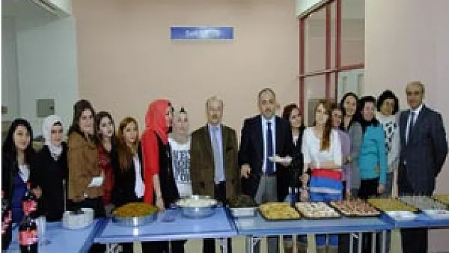 ÜNİVERSİTE ÖĞRENCİLERİNE 'LİDERLİK' SEMİNERİ