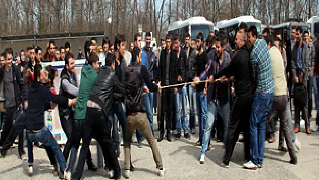  Omü'lü Öğrenciler Nevruz'u Kutladı 