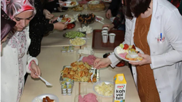 Sınav Dershanesinden Gönül Birliği Kahvaltısı