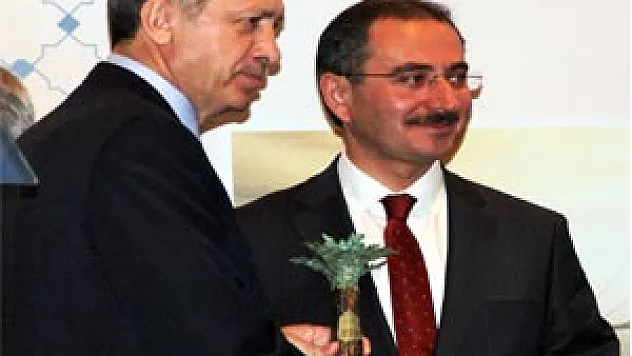 Başbakan'dan, Dündar' a ödül