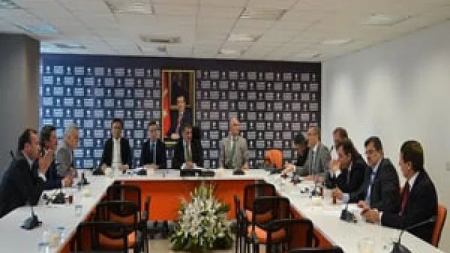 Ak Parti'de Grup Toplantısı