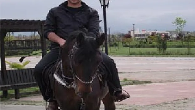  Atıyla Ada parkta gezintiye çıktı