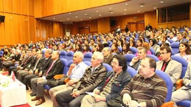  Otistik Birsen OMÜ'de seminer verdi