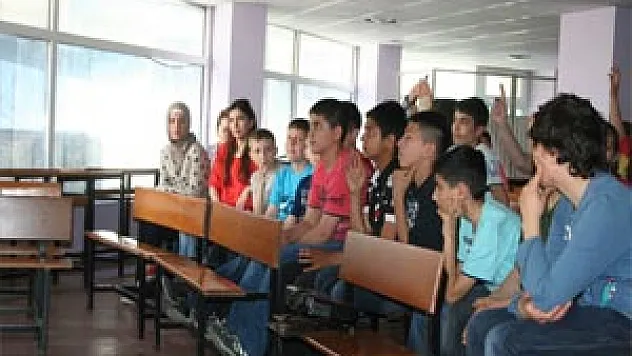  Yeşilırmak Dershanesi'nde Hızlı Okuma Tekniği anlatıldı