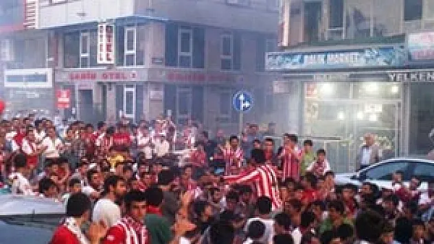 Taraftar Emniyete Tepki Yürüyüşü Yapacak