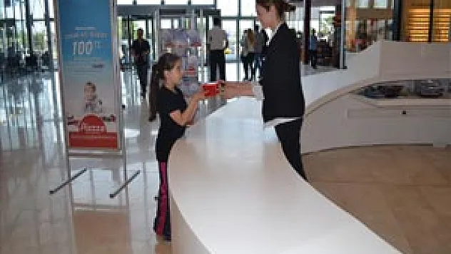  Piazza'da Çocuklara Sürpriz