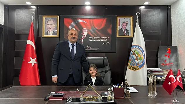 23 Nisan'da başkanlık koltuğu çocuğa emanet