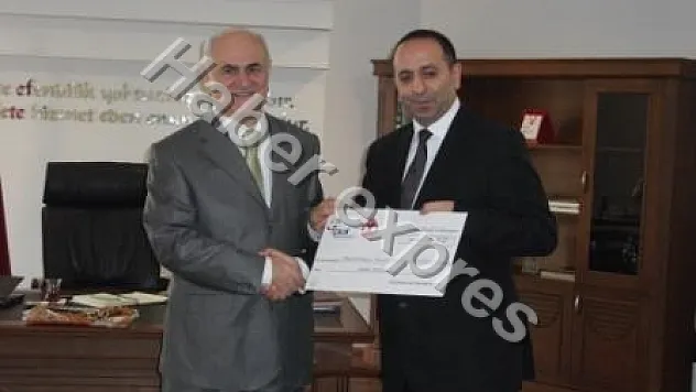 Türkoğlu çiçekleri satıp gelirini LÖSAM'a bağışladı