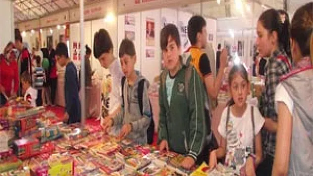 Okullardan Kitap Fuarına Yoğun İlgi