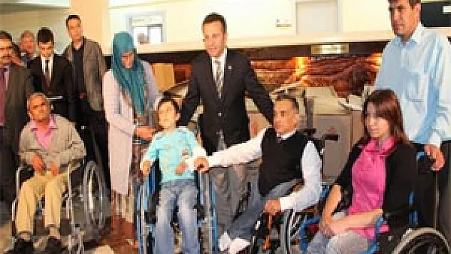 60 Engellinin Tekerlekli Sandalye Sevinci