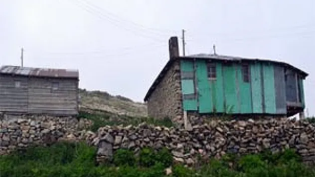 200 Yıllık Yayla Evlerinde Tek Değişen Çatıyı Kapatan Hartaması