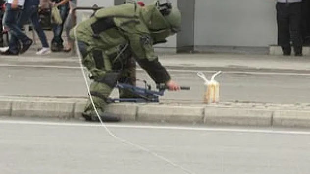 Cumhuriyet Meydanı'nda Bomba Paniği