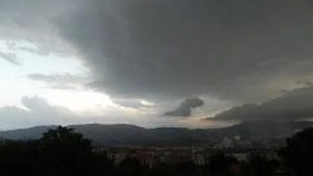 Karadeniz'de Sağanak Yağış Uyarısı