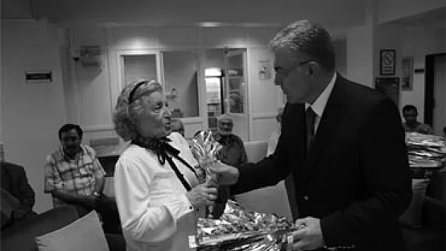  HUZUREVİNDE BABALAR GÜNÜ KUTLAMASI