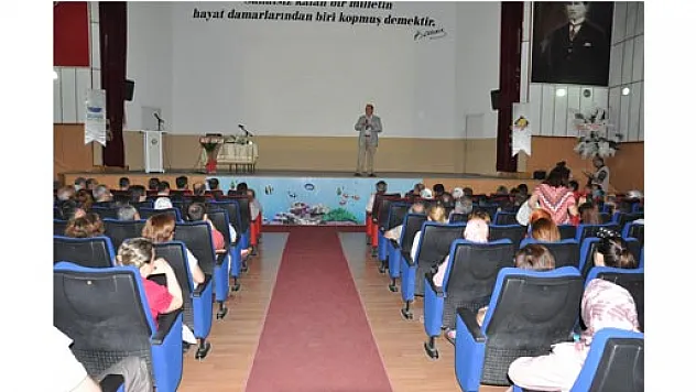 BAFRA'DA '21. YÜZYILDA EĞİTİM VE LİDERLİK' KONFERANSI