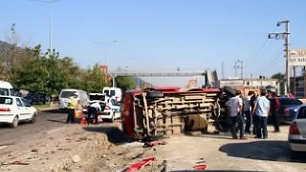 Minibüs Devrildi: 6 Yaralı