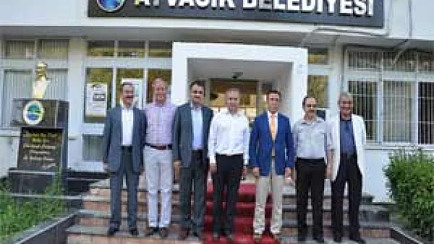 AK PARTİ'Lİ İLÇE BELEDİYE BAŞKANLARI AYVACIK'TA BULUŞTU