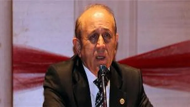 'Başbakanımızın ricası üzerine aday olmadım'