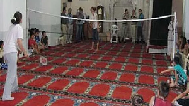 'Camide badminton'a soruşturma