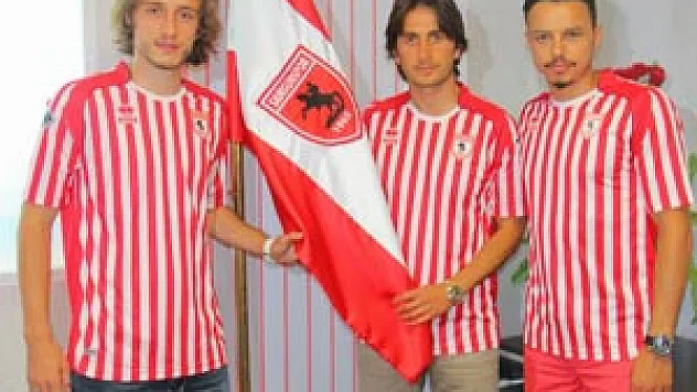 MUSA, TAHA VE SOLAKER İMZALADI