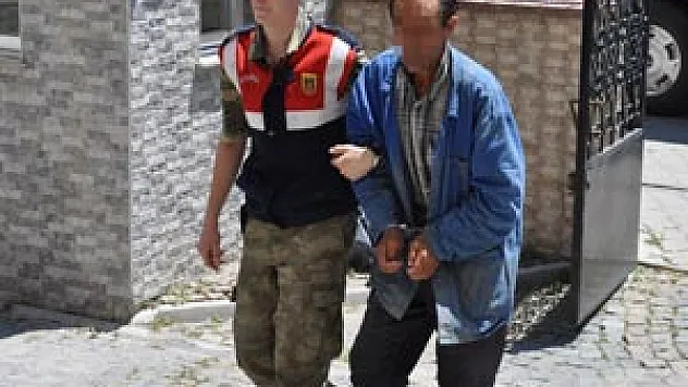 EŞİNİ HASTANELİK ETTİ