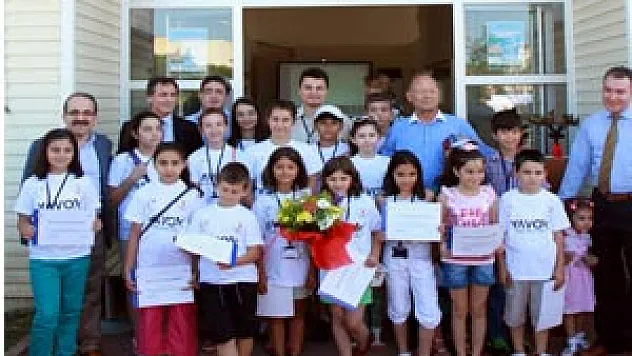 MİNİKLER ÜNİVERSİTEDEN MEZUN OLDU