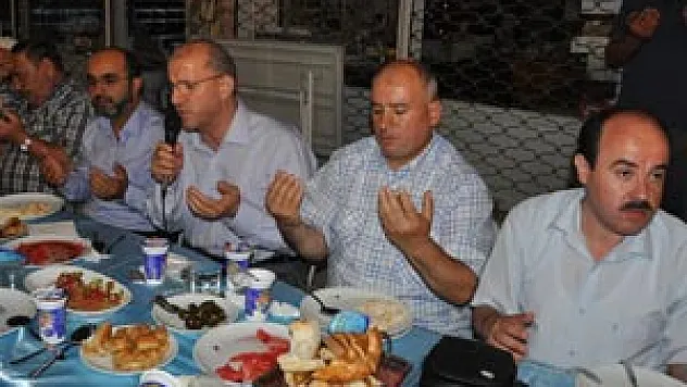  ŞEHİT AİLELERİ VE GAZİLER İFTARDA BULUŞTU