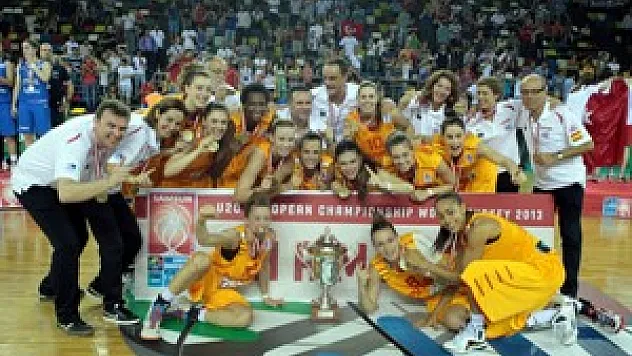 Dereceye Giren Takımlara Ödülleri Verildi