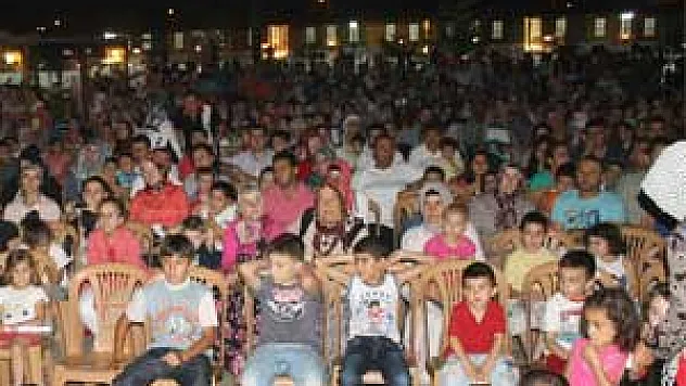 Çarşambalılardan Hacivat-Karagöz gösterisine yoğun ilgi