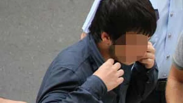 Sızlayan Vicdanı Başını Derde Soktu