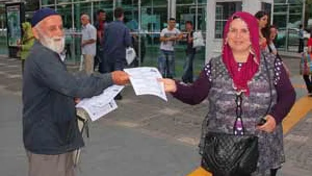  'PAMUK DEDE' Şiirleriyle Vatandaşları Bilinçlendiriyor