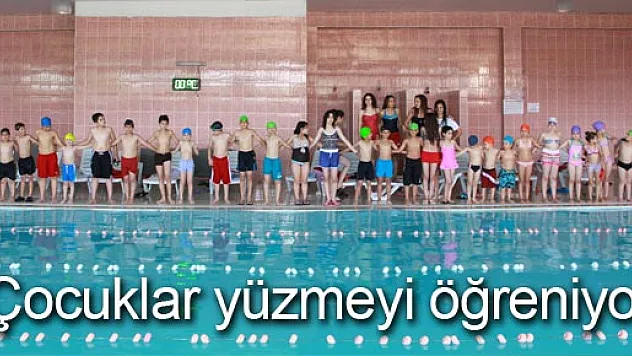 ÇARŞAMBA'DA 50'Yİ AŞKIN ÇOCUK YÜZME ÖĞRENİYOR