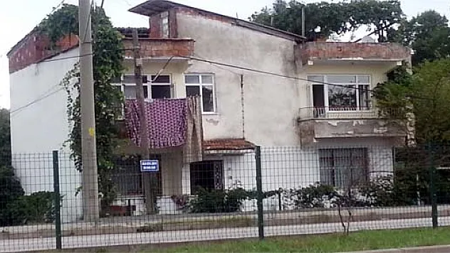 'Dayısını Ve Yengesini Öldürdü'